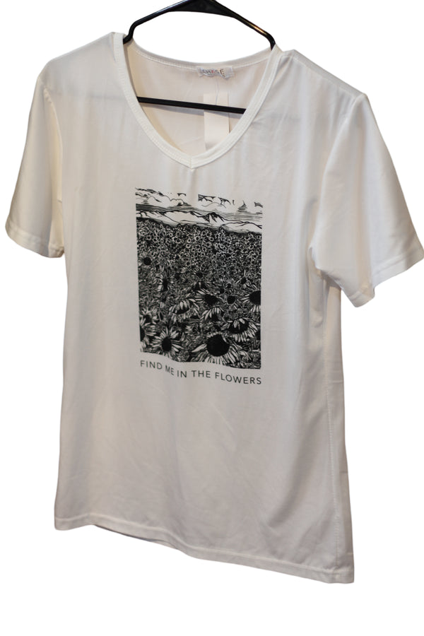 Find me in the flowers Women's T-Shirt